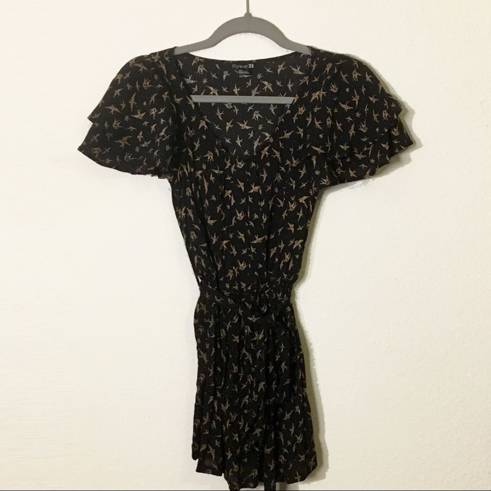🕊Black & Tan Blouse with Sash Belt & Bird Print